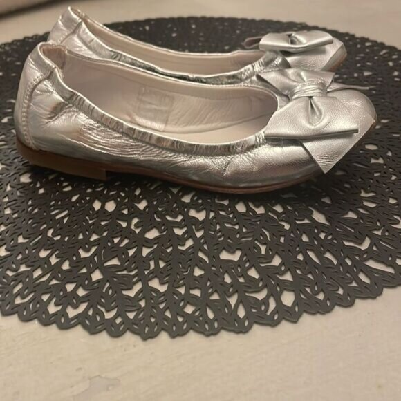 GALLUCCI  Silver Metallic Ballets Flats Bow 11